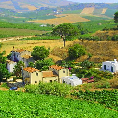 Agriturismo Tarantola Villa Алкамо Екстериор снимка