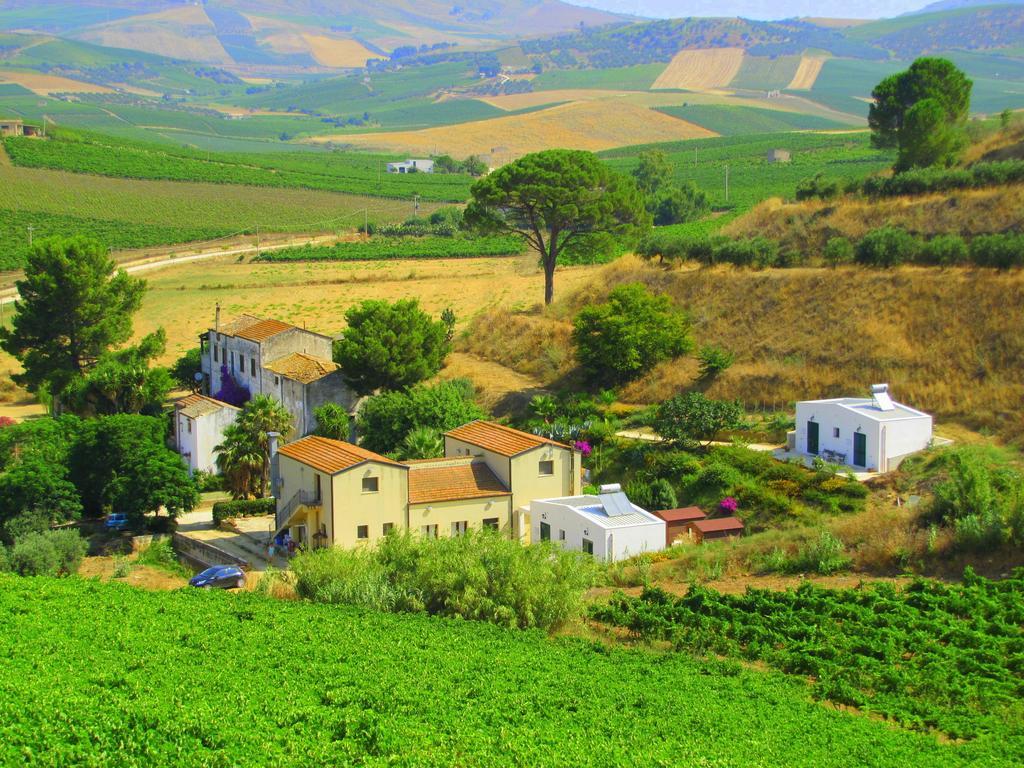 Agriturismo Tarantola Villa Алкамо Екстериор снимка